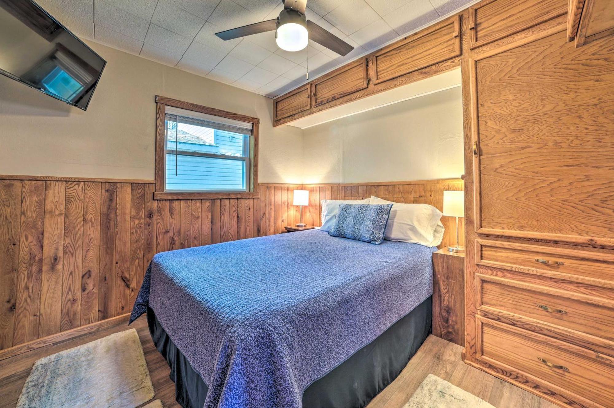 East Tawas Lakefront Getaway With Kayaks And Deck المظهر الخارجي الصورة