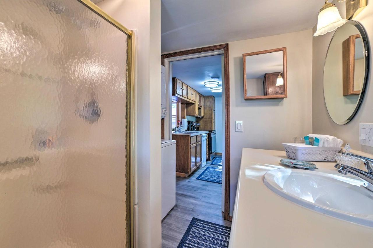 East Tawas Lakefront Getaway With Kayaks And Deck المظهر الخارجي الصورة