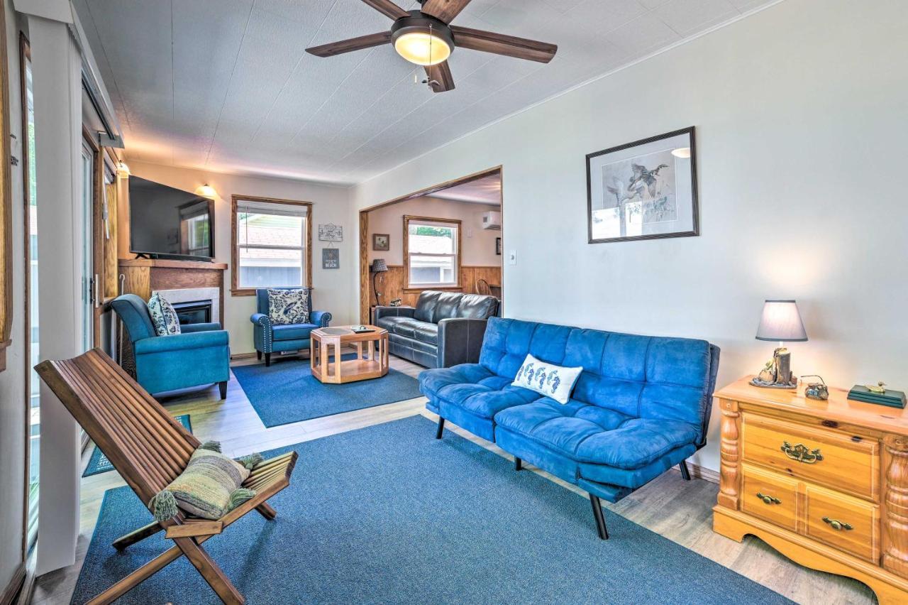 East Tawas Lakefront Getaway With Kayaks And Deck المظهر الخارجي الصورة