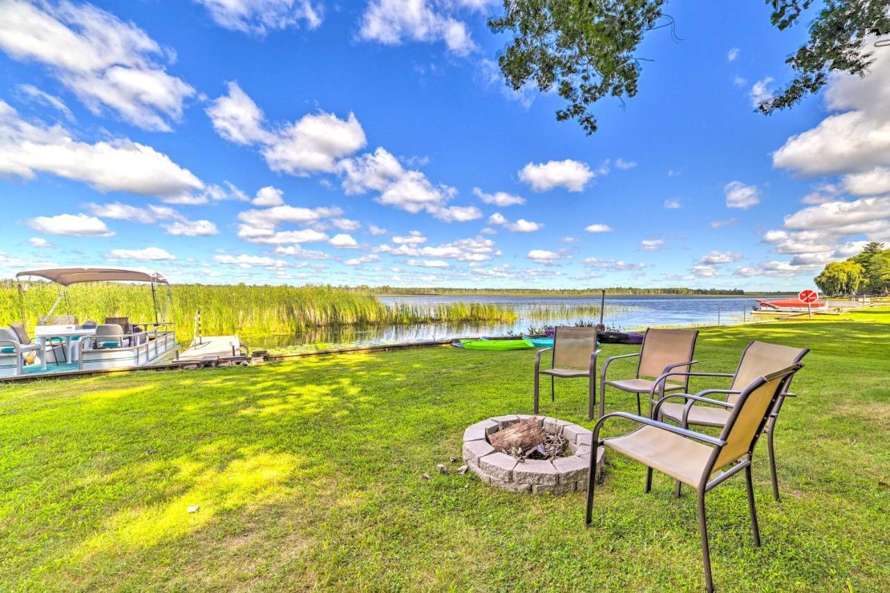 East Tawas Lakefront Getaway With Kayaks And Deck المظهر الخارجي الصورة